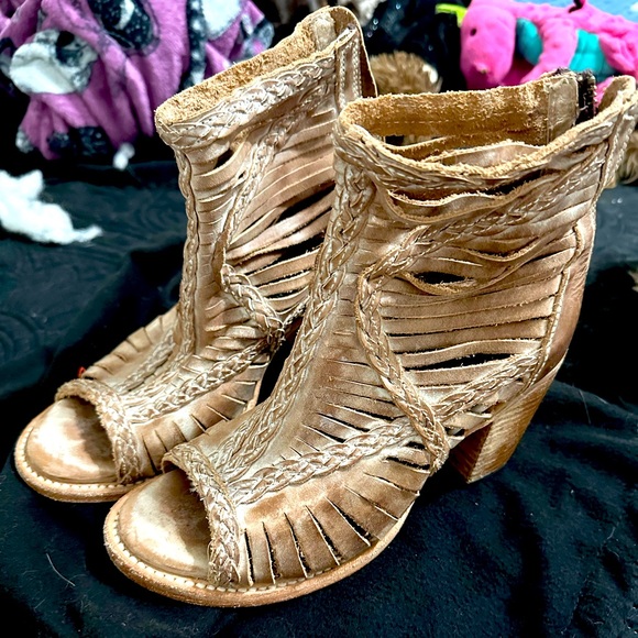 Freebird Bela size 8 - Picture 1 of 5